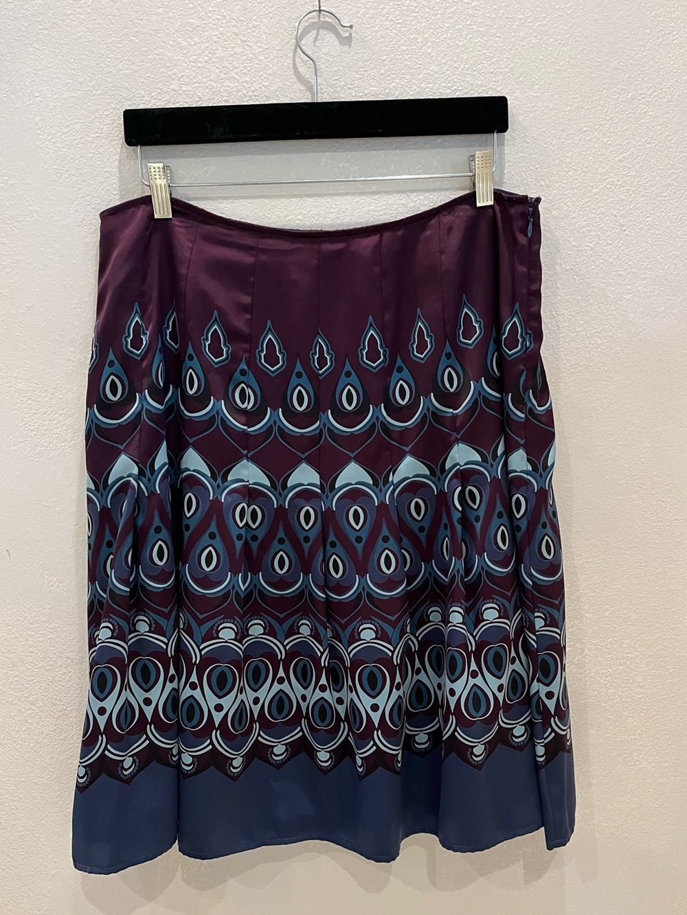 Liz Claiborne Purple  Skirt with Blue Pattern size 14